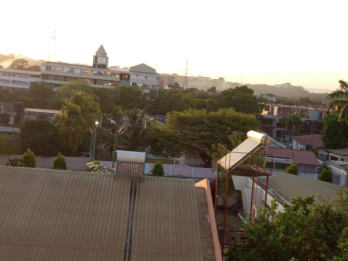 Premier Executive Apartment - The Ivy, East Legon アクラ エクステリア 写真