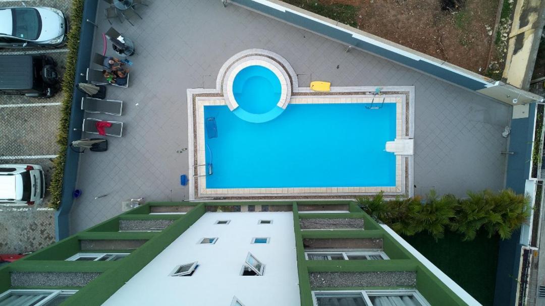 Premier Executive Apartment - The Ivy, East Legon アクラ エクステリア 写真